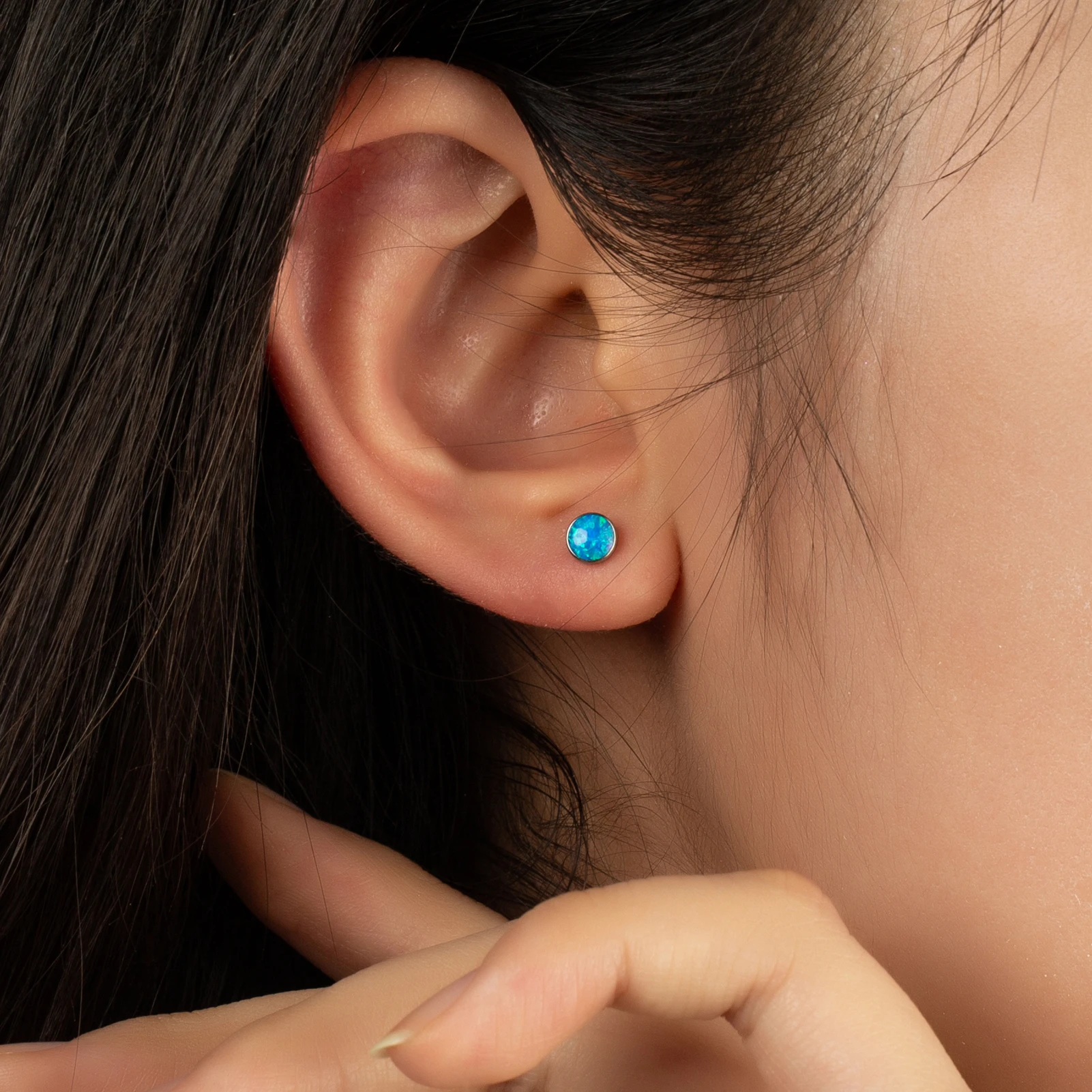New Trendy Round Colorful Opal Stone F136 Titanium Stud Earrings For Women Anti-Allergy Titanium Body Jewelry