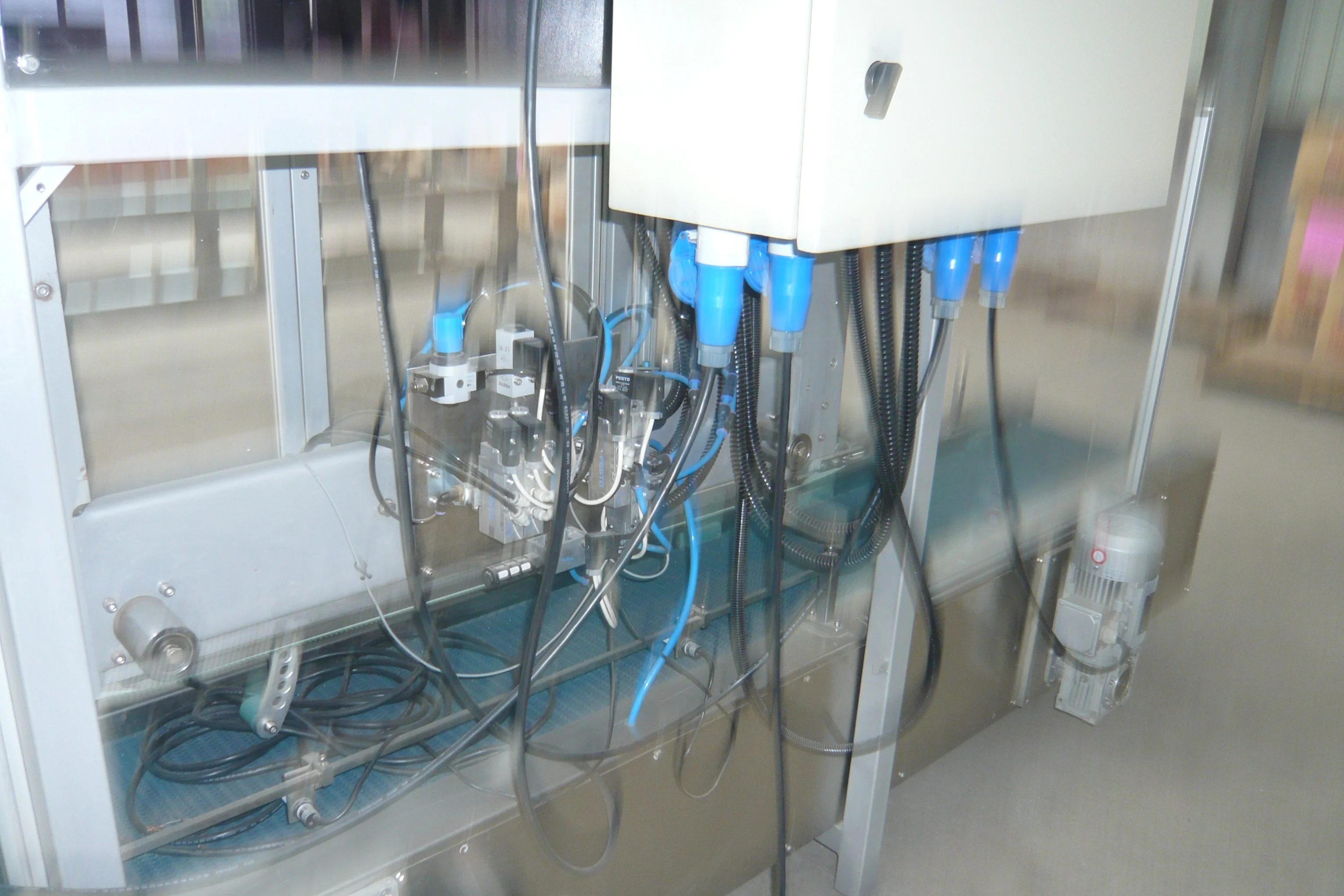 
Automatic Bottle Handle Paster 