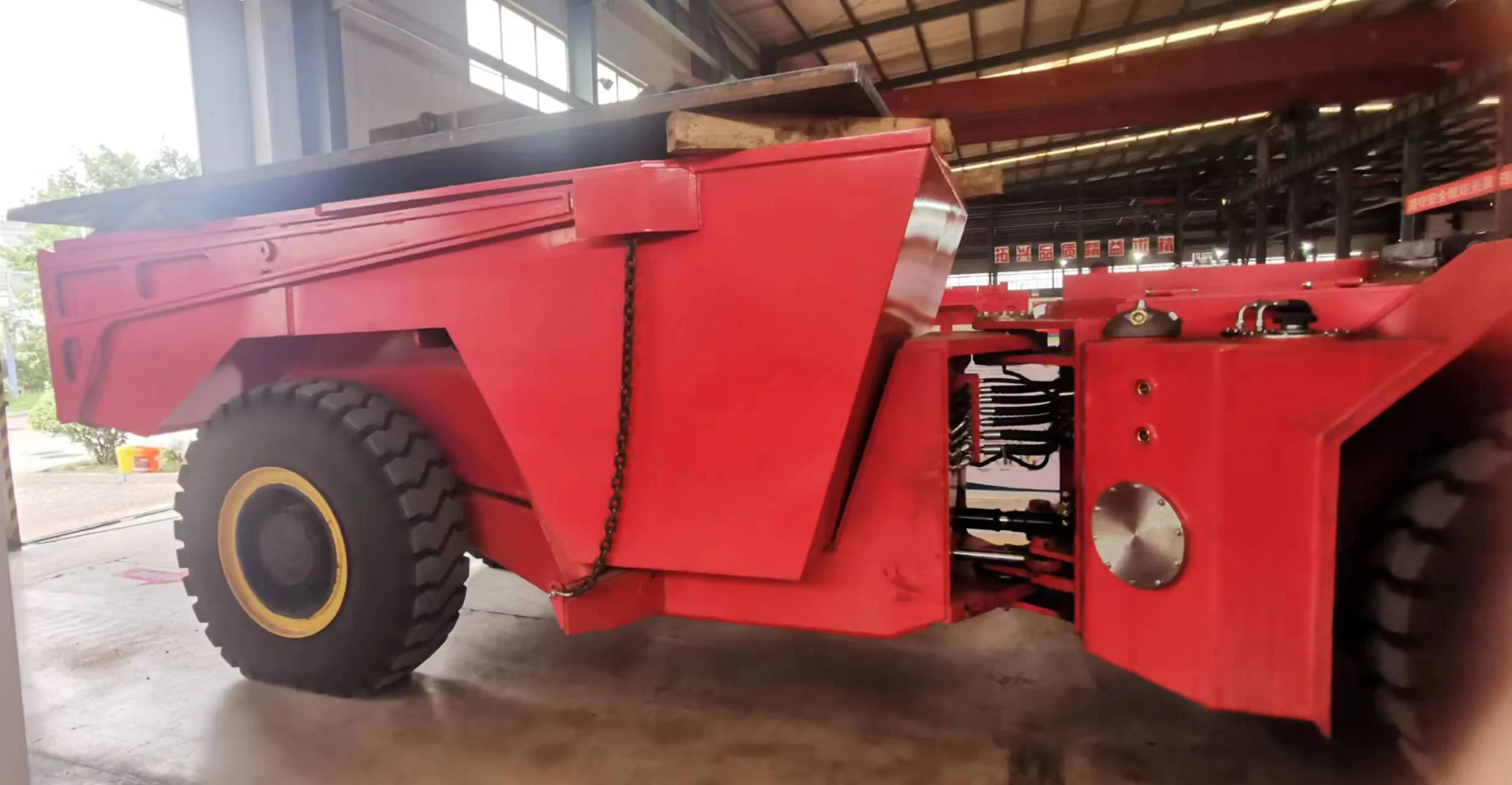 UK-20 Low Profile Truck Underground Mining Dumper Truck Loading Trucks