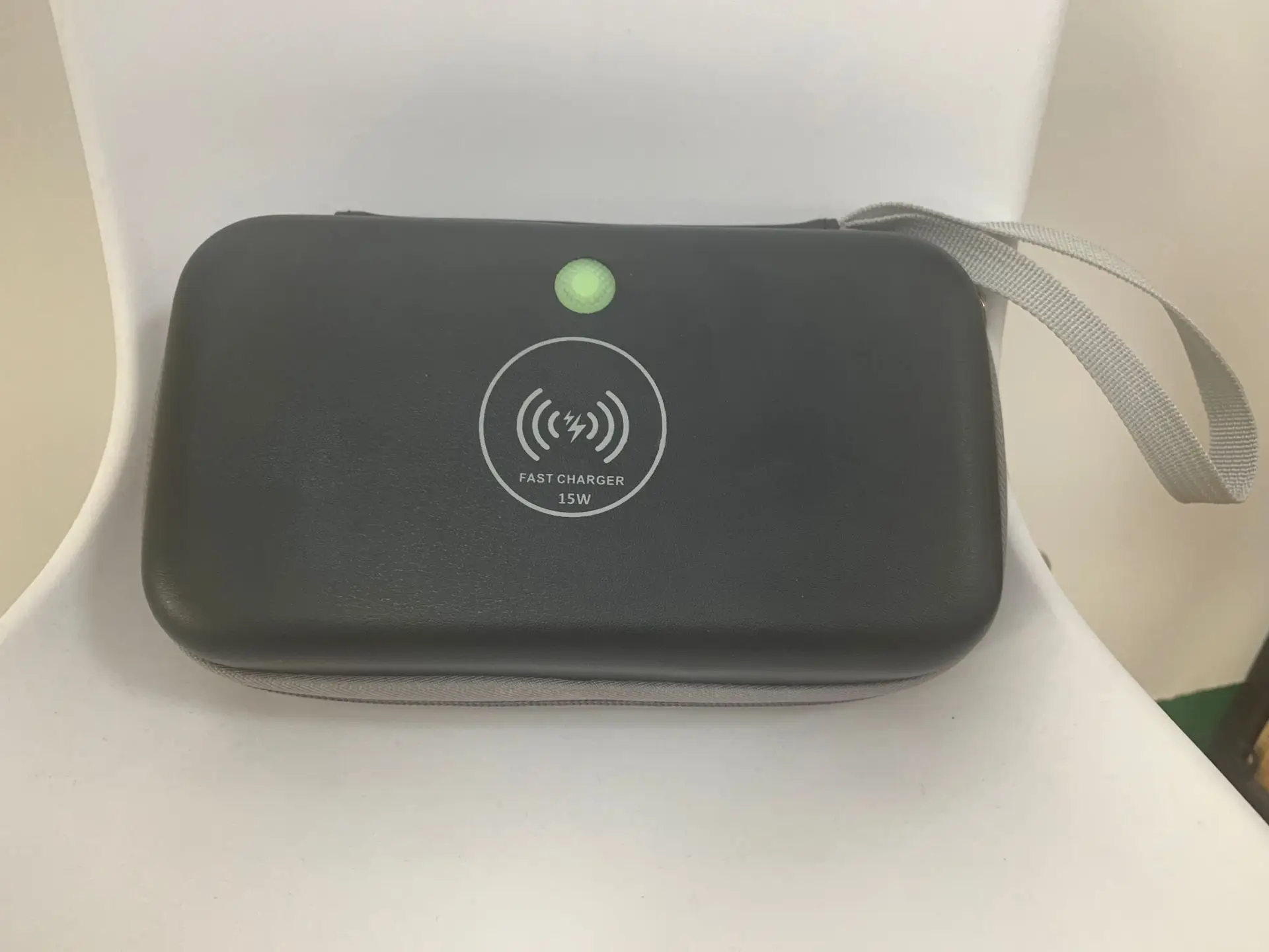 OEM портативное беспроводное зарядное устройство для смартфона стерилизатор уничтожения бактерий многофункциональная