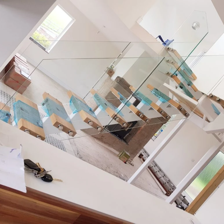 Custom New Design U Shape Wood Floating Stair Central Frameless Glass Rail Stair Middle Stringer Staircase