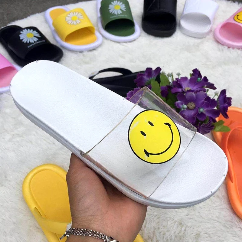 Slippers for Women 2022 Summer Fashion casual beach flat slippers wholesale ladies pvc jelly slipper