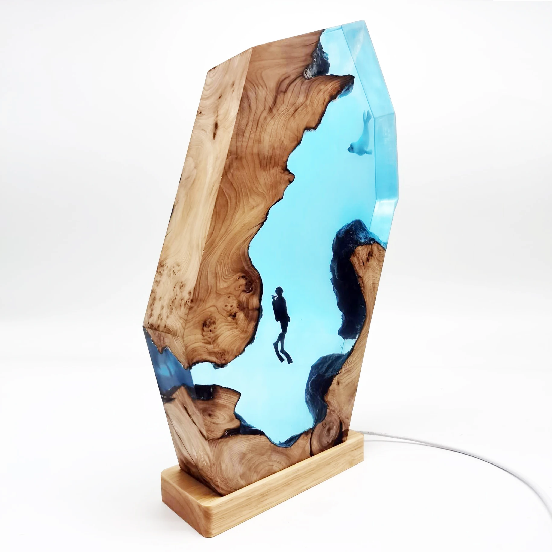 LED Night Light Creative Epoxy Resin Crafts Wood Base Lamp LED Gift Night Lights Blue Diver and Whale Home Decoration Table Lamp