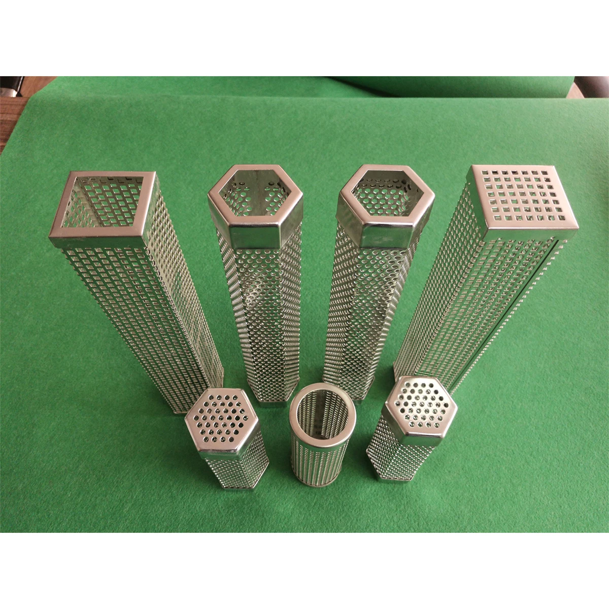 BEILANG Stainless Steel Perforated Smoke Box Food Grade Stainless Steel Barbecue Tube Perforated Wooden Pellet Smoke Box