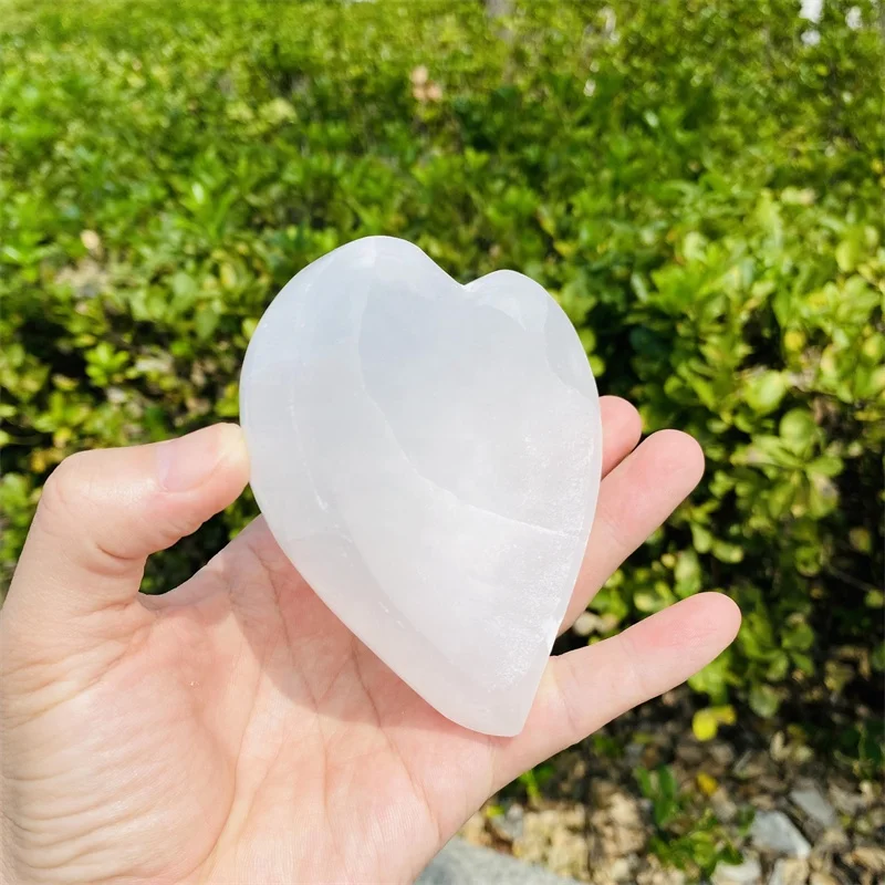 Wholesale in bulk natural Polished Transparent Singing Selenite Heart-Shaped Bowls that healing quartz bowl In Stock on sale
