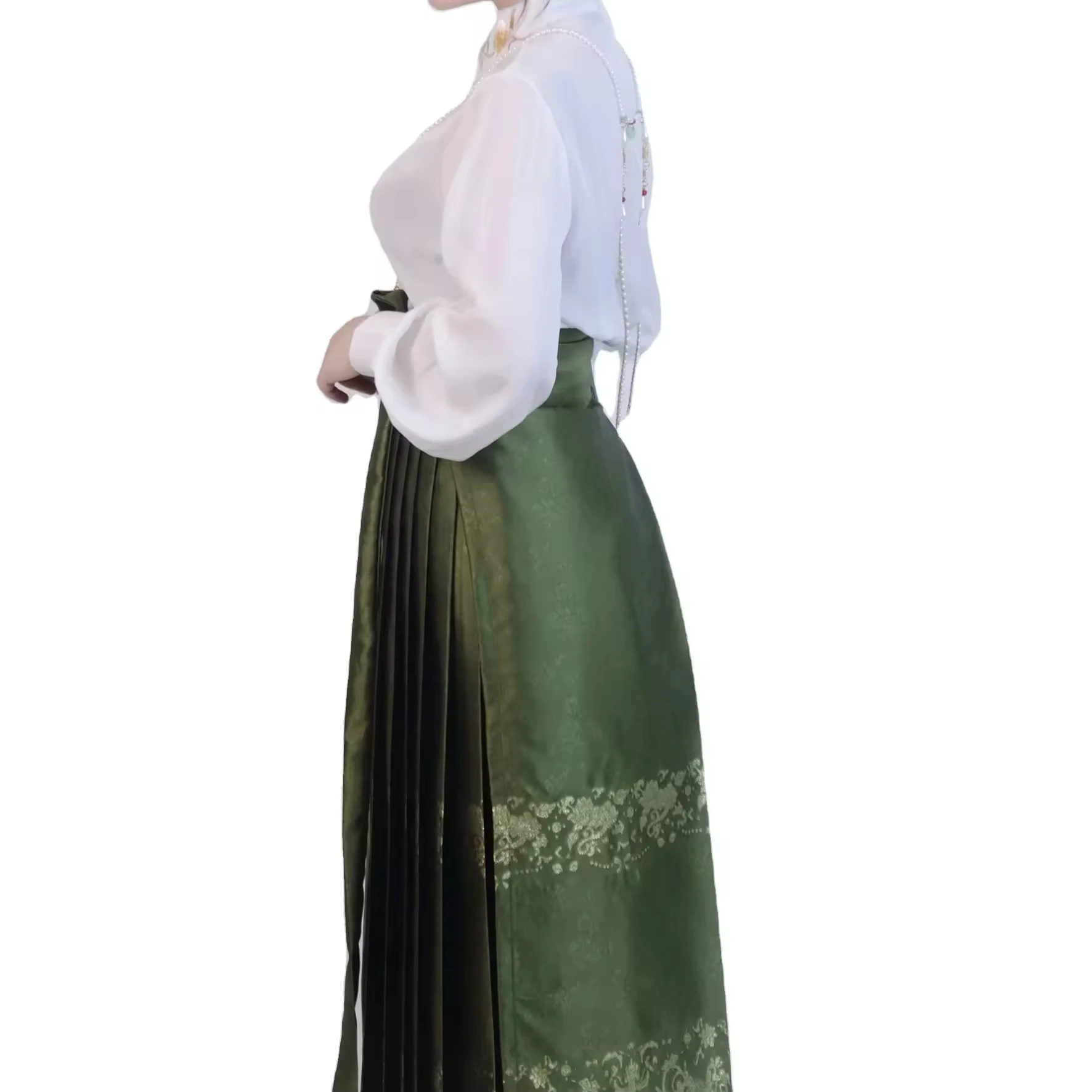 Женское платье с воротником-стойкой