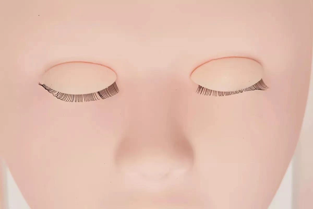 Aguud Eyelash Extension Training Silicone Mannequin Model Head With Removable Replacement Eyelids Grafted Lashes Training Tools