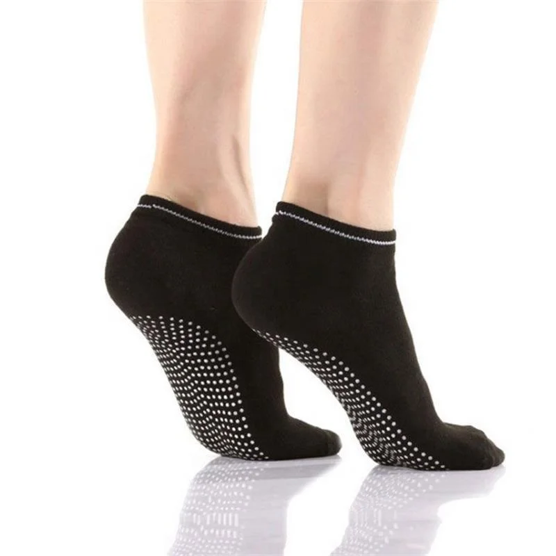 Wholesale Solid Color Non Slip Ankle Socks Grip Anti Slip Yoga Pilates Socks For Women