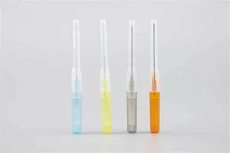 closed system iv cannula catheter with wings and injection