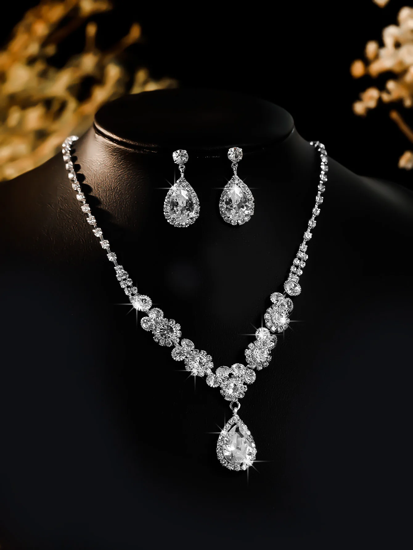 Wholesale Custom Fashion Alloy Silver Larger Drop Gemstone Crystal Bridal Women Necklace Earrings Set For Gift