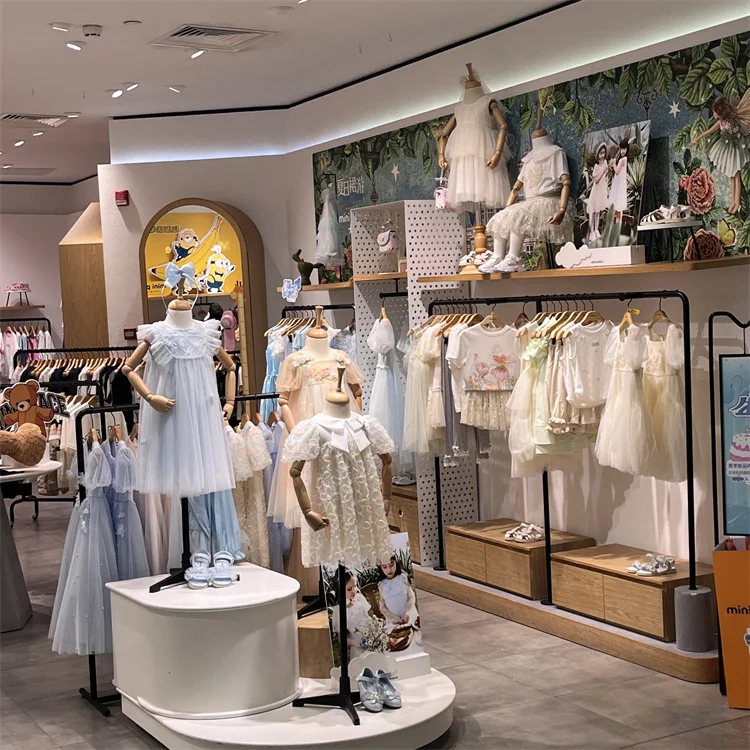Luxury Wood Garment Shop Display Furniture Design Wholesale Factory Price Fashion Wooden Clothing Store Fixtures for Clothes