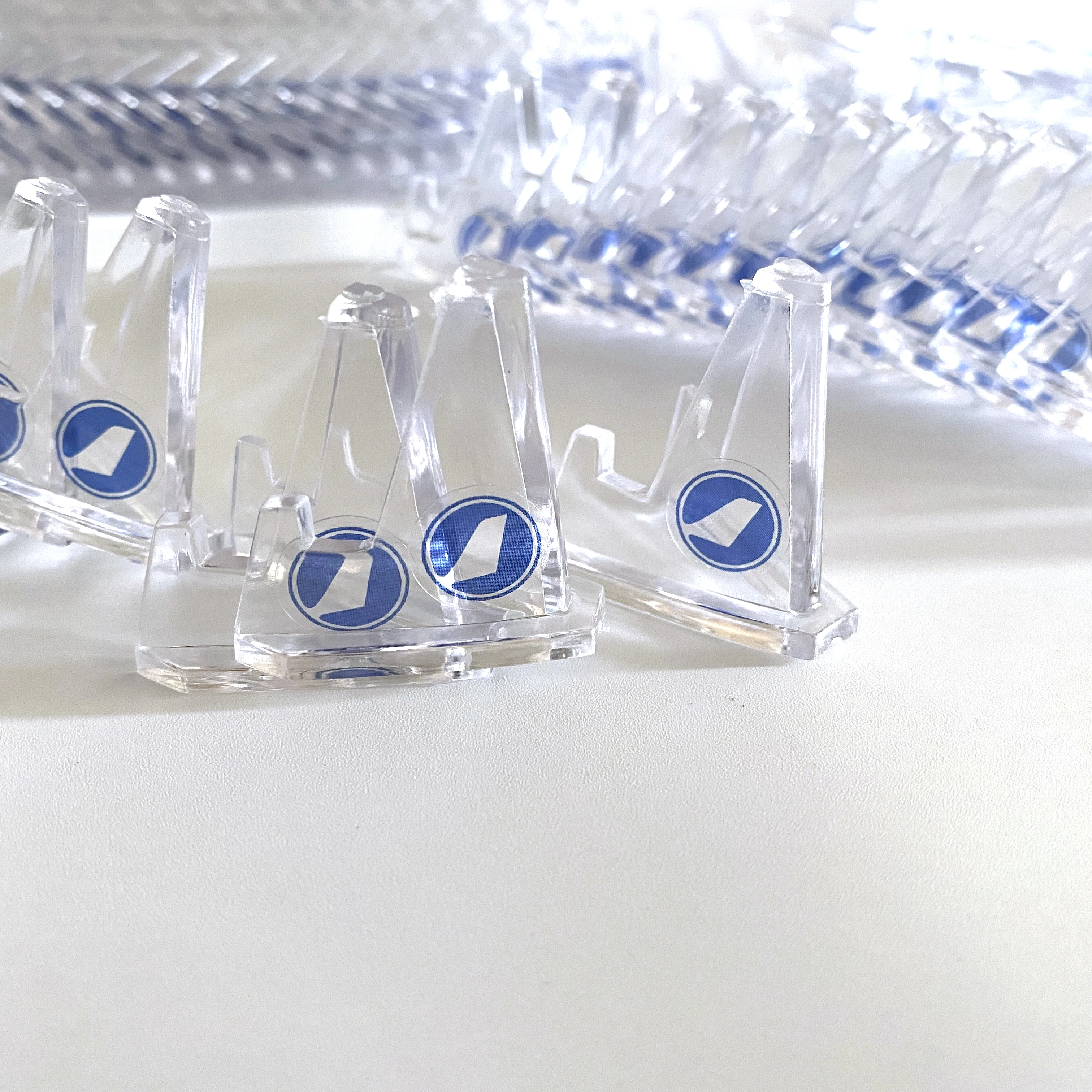 Customized logo Acrylic holder Easel Stands Challenge Medals Plastic coin display stand capsules