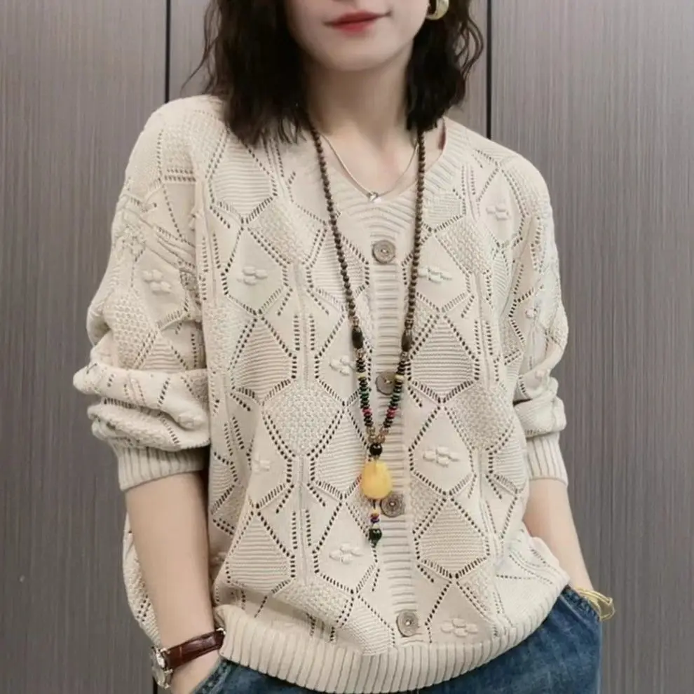 Женский вязаный свитер с длинным рукавом