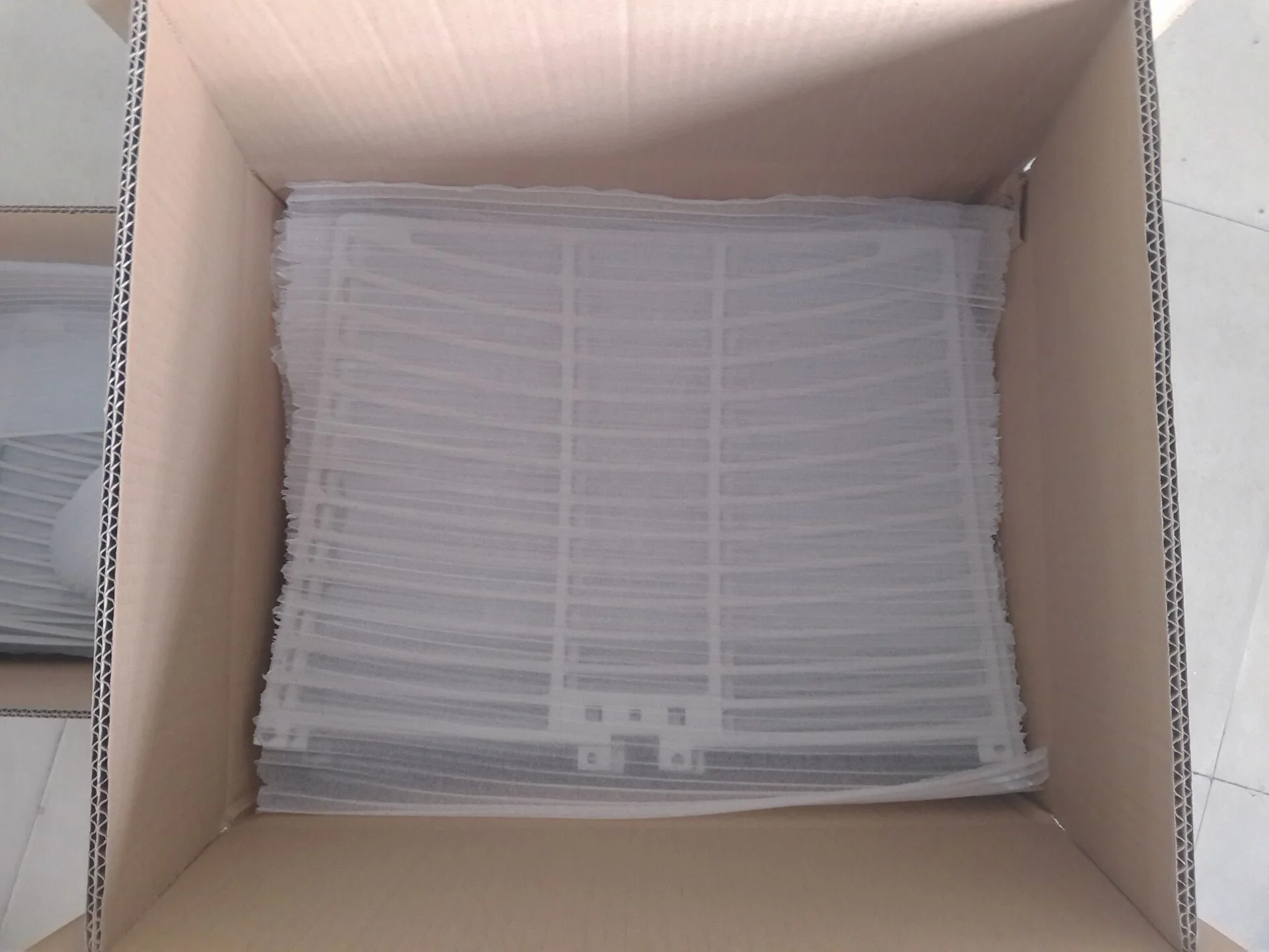 
Hot Sell 700-4000MHz 5G high quality outdoor 30dbi MIMO Parabolic grid antenna with two connector 