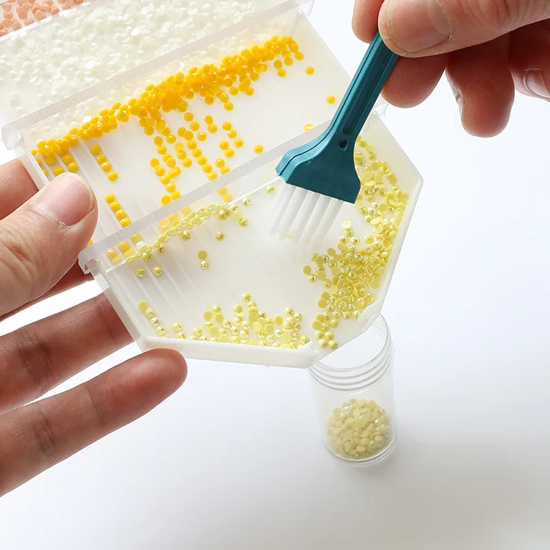 Diamond Painting Tray With Baffele And Clean Brush 3 Sections Beading Plates Easy To Stick Colors Diamonds At A Time Diy Tools