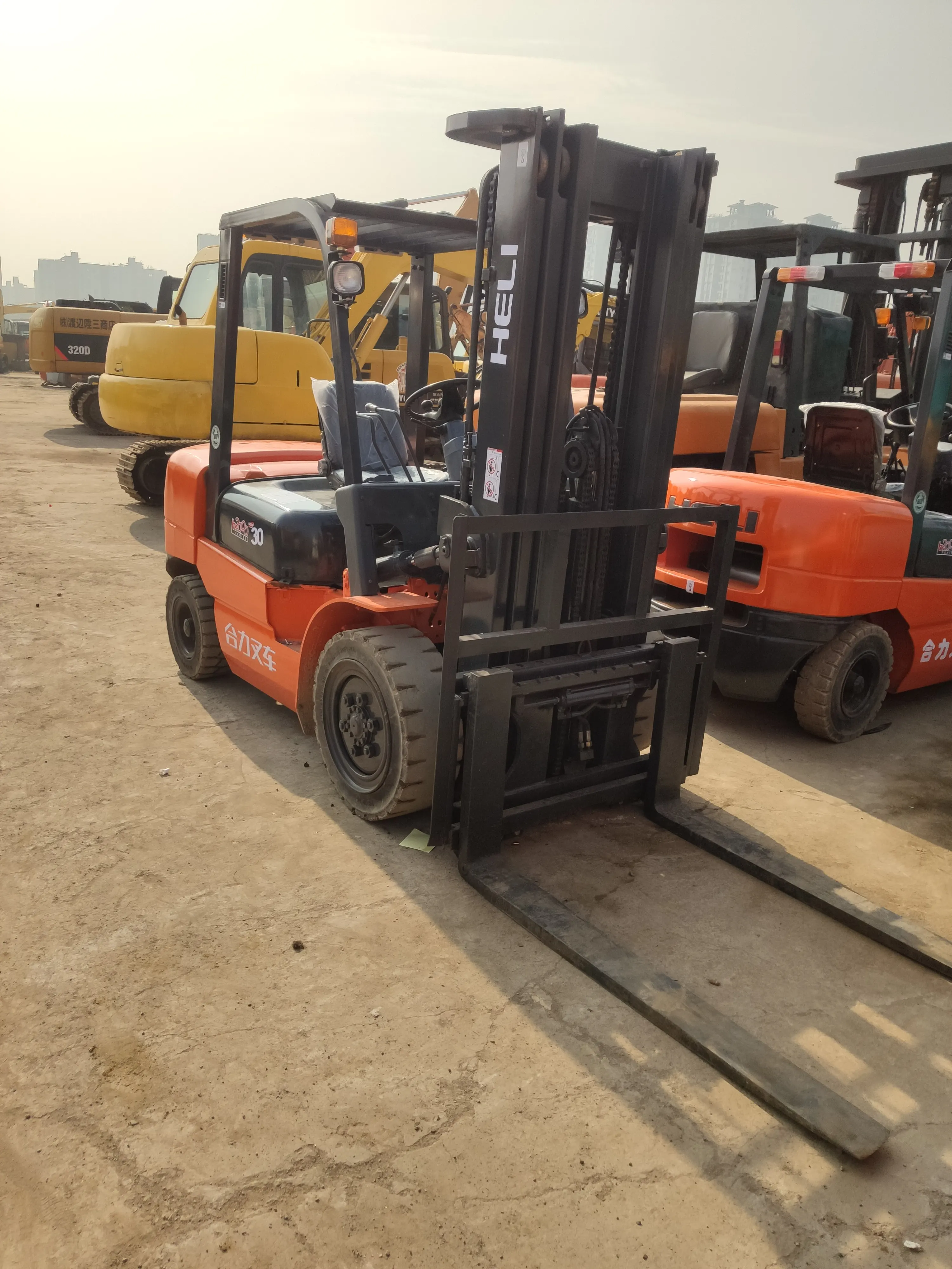 Good condition  3ton HELI  second hand electric include sidesway used forklift