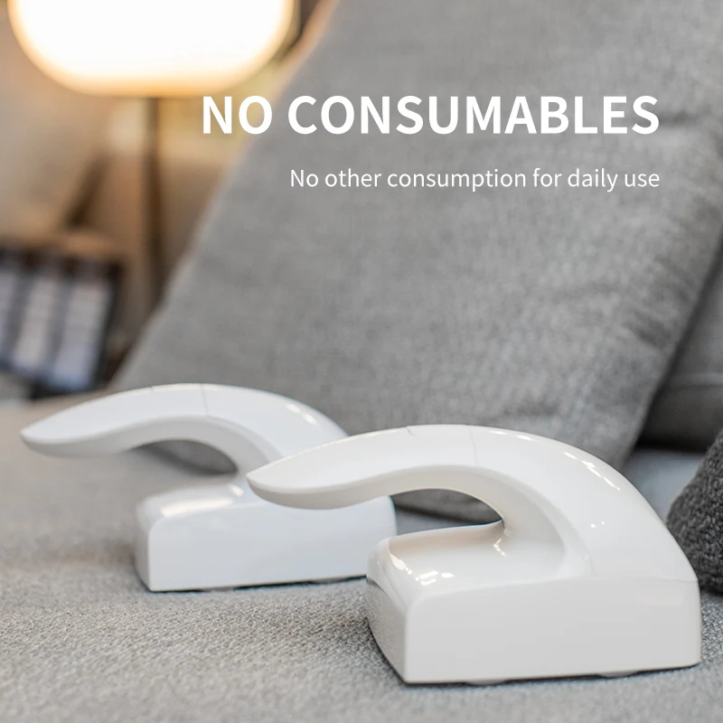 Designer Pet Shop Supplies Cat and Dog Pet Grooming Self Cleaning Car Brush Roller Pet Hair Remover