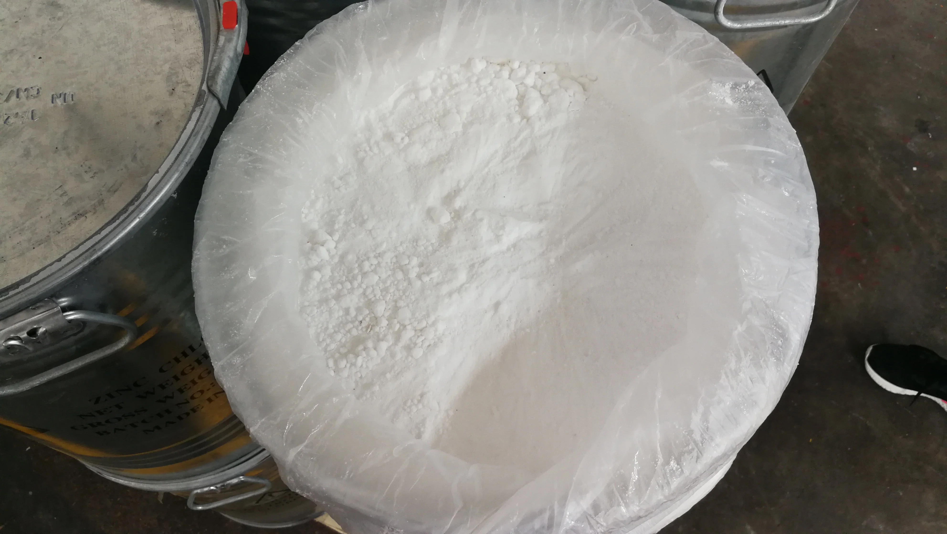 
high purity Zinc Chloride 98% Cas No.7646-85-7 packed in iron drum 