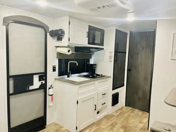 2024 Ecocampor Galvanized sheet Factory Hot Selling off Road Luxury Travel Trailer 21FT Caravan with Oven for Sale