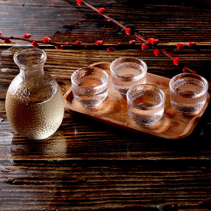 factory wholesale Japanese glass splitter sake cup white wine set