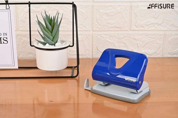 Customized Logo High-quality 8mm Manual Plastic 2 Hole Punch 20 Sheets For Binding Notebook