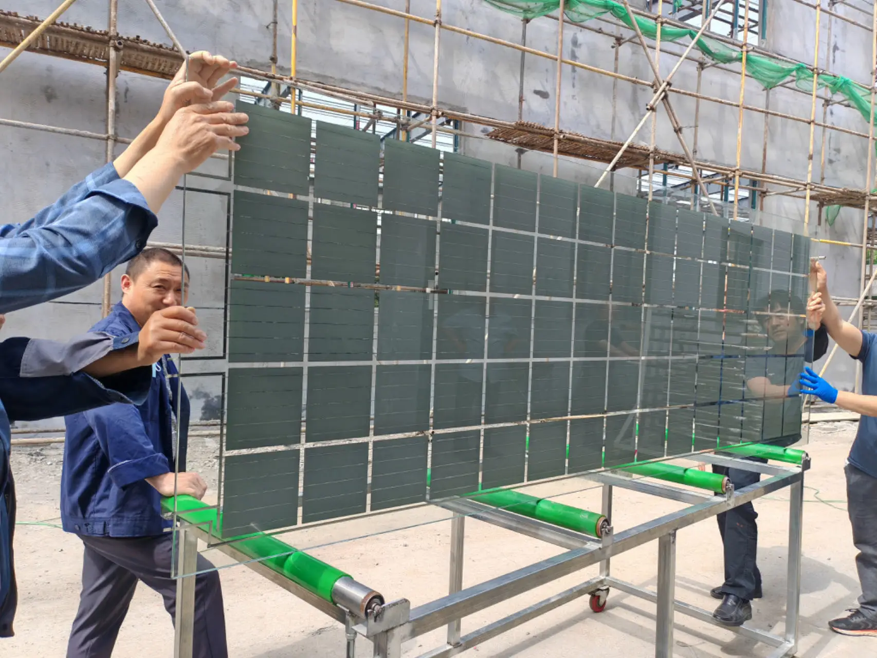 Customized 1155*1000*8+8mm PM 120W BIPV Solar PV floor in customized color