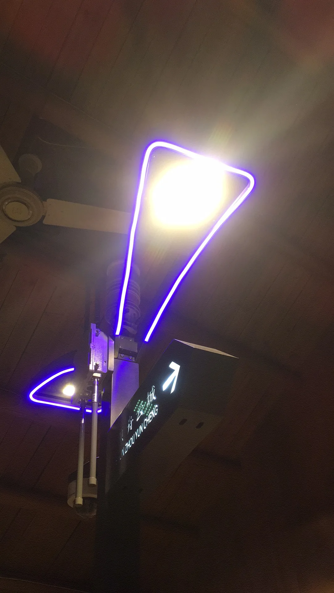 Smart pole with LED screen display smart CCTV wifi transmitter street