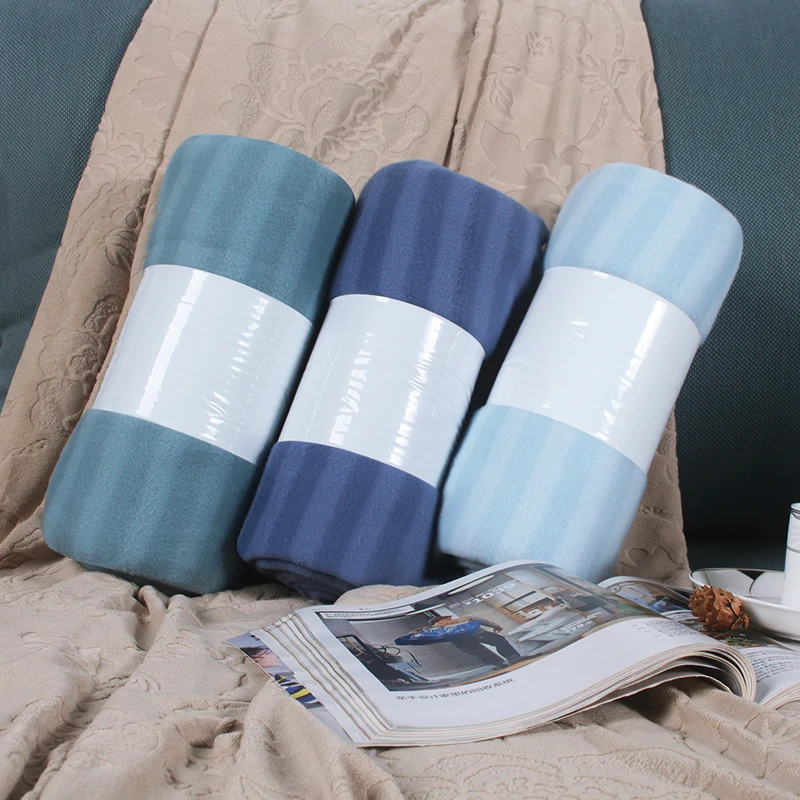 Wholesale customized 100% polyester double Brushed fleece warn comfort super soft sofa knitted throw blanket for