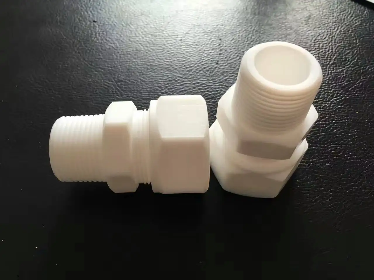 Customized High Quality Cylinder Head Screws High Temperature Resistant PTFE Turn screw