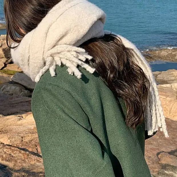 OEM Wholesale Casual Thick Colorful Scarf Logo Custom Winter 220*42 cm Long Woolen Tassels Scarfs For Women