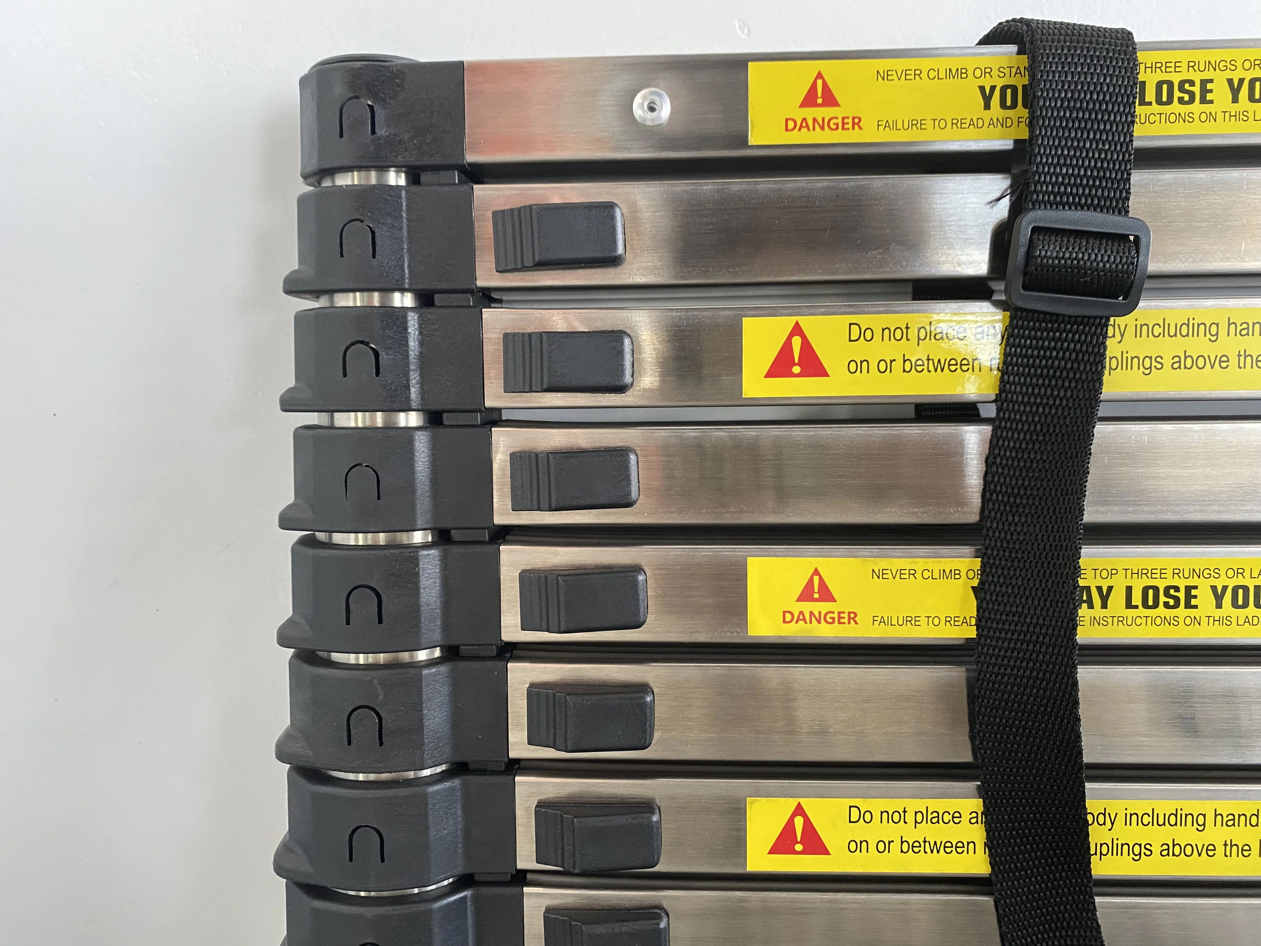 2022 New stable folding ladder Stainless steel telescopic ladders step ladder