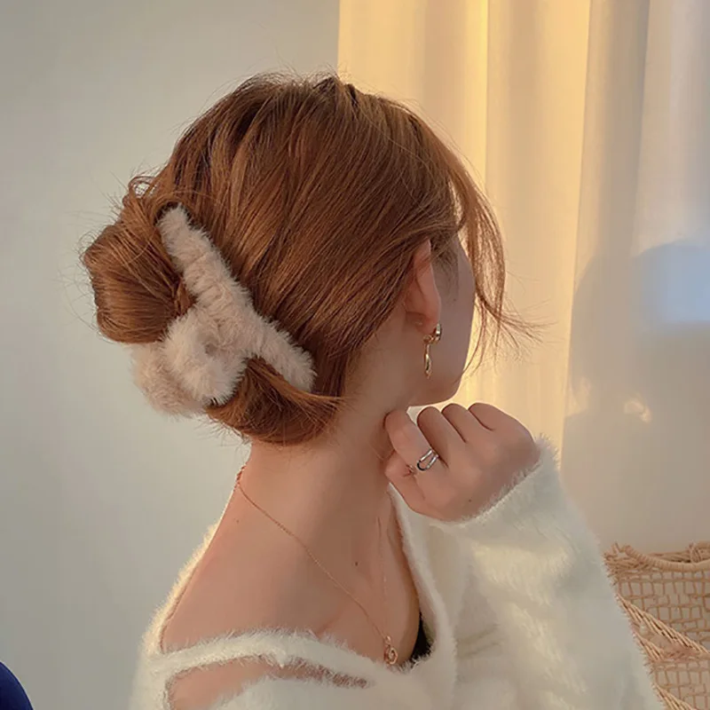 Big Size Plastic Cross Winter Furry Hair Clamp Accessories Plush Flocking Hair Claws Fabric Fur Claw Hair Clips