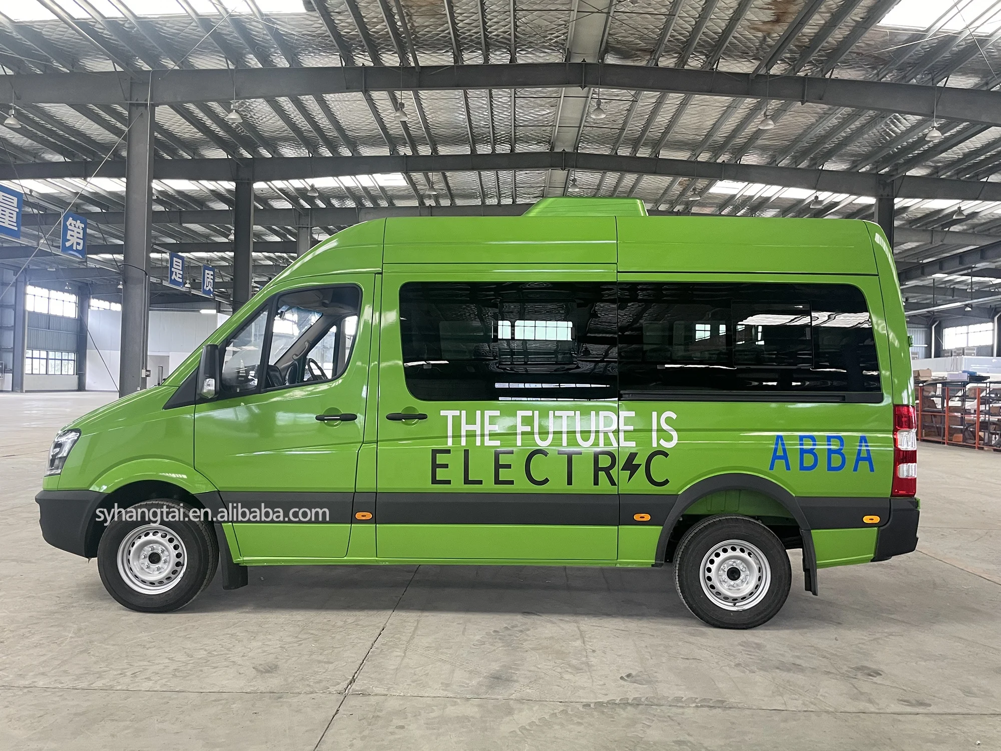 Customized Antigua and Barbuda RHD Electric Mini Bus 20 Seats 300km Range Mileage