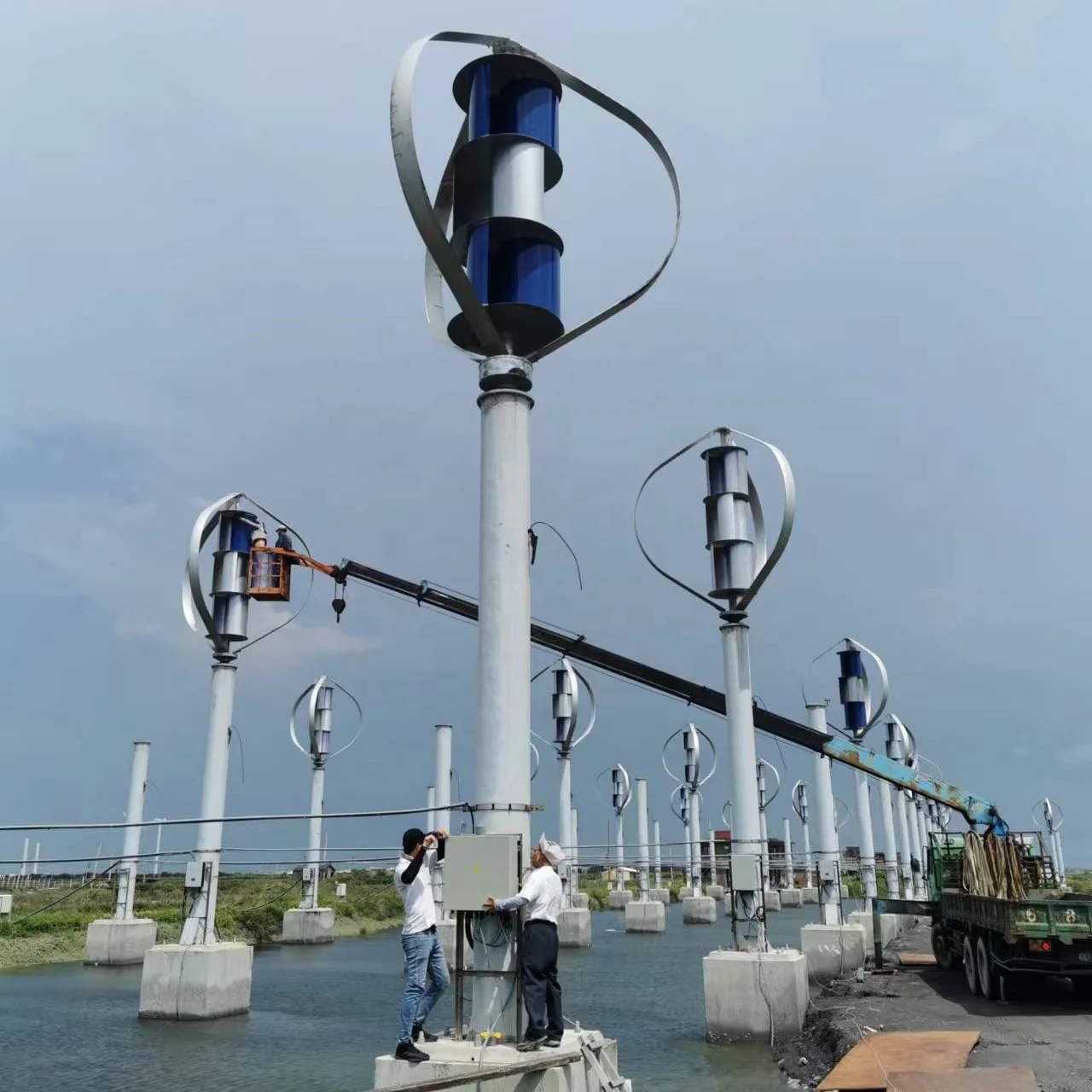 Wind Power and Solar Panel Q Type Wind Turbine Generator 3KW 5KW 10kw Vertical Wind Turbine System