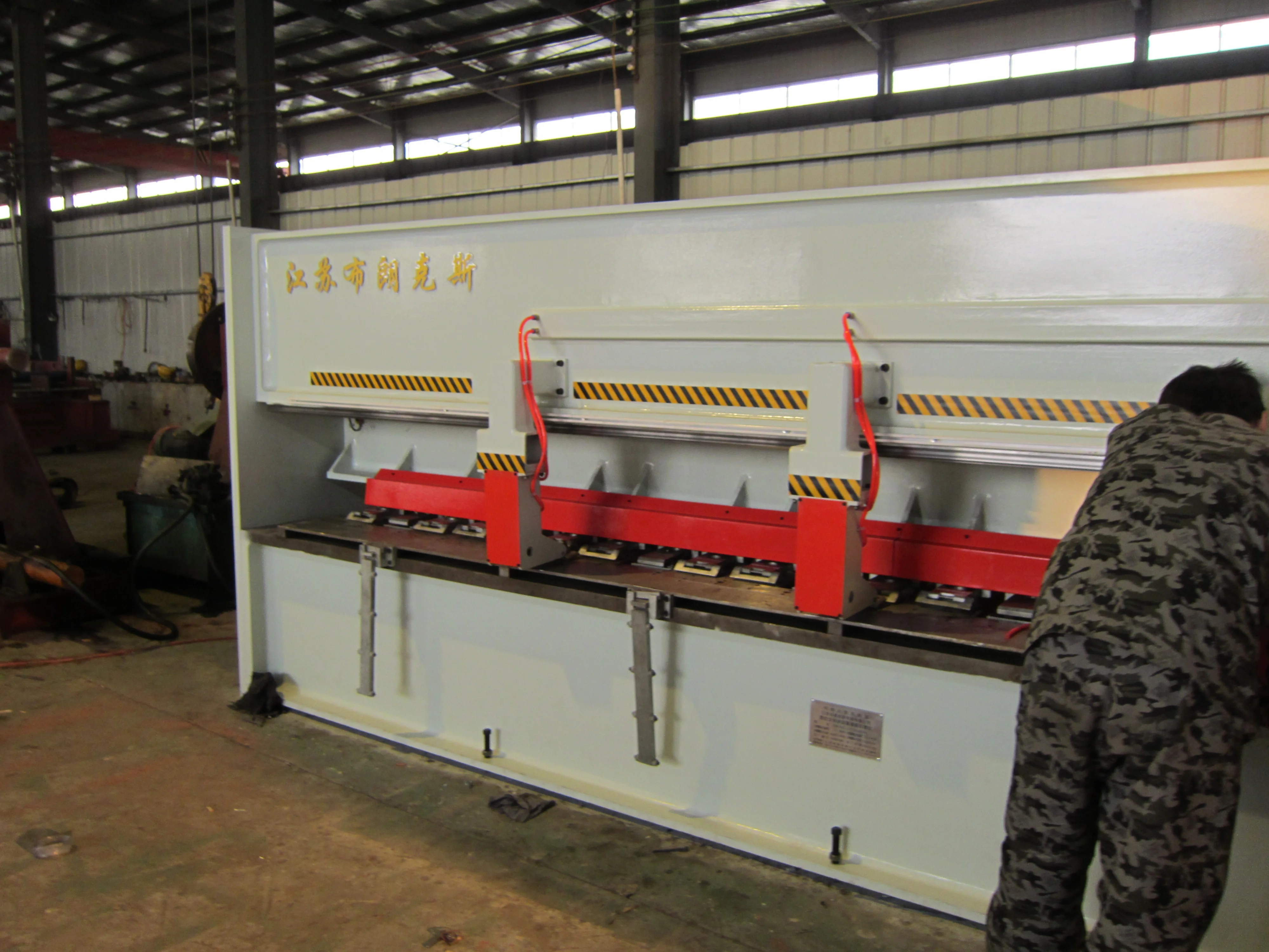 Заводская цена, гидравлический v-образный станок с ЧПУ из нержавеющей стали для листового металла, v-образный резак