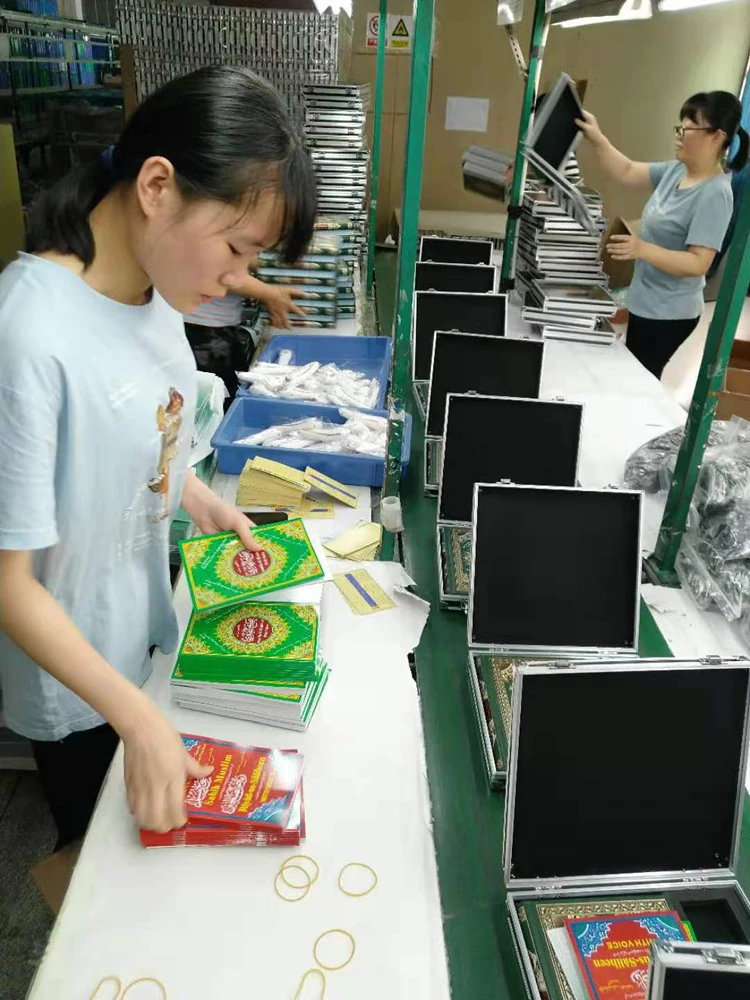 Muslim Kids Learning Holy Quran Book Read Reading Reciter Pen MP3 Tafseer Farsi Kurdish Translation Digital M9 Quran Reader Pen