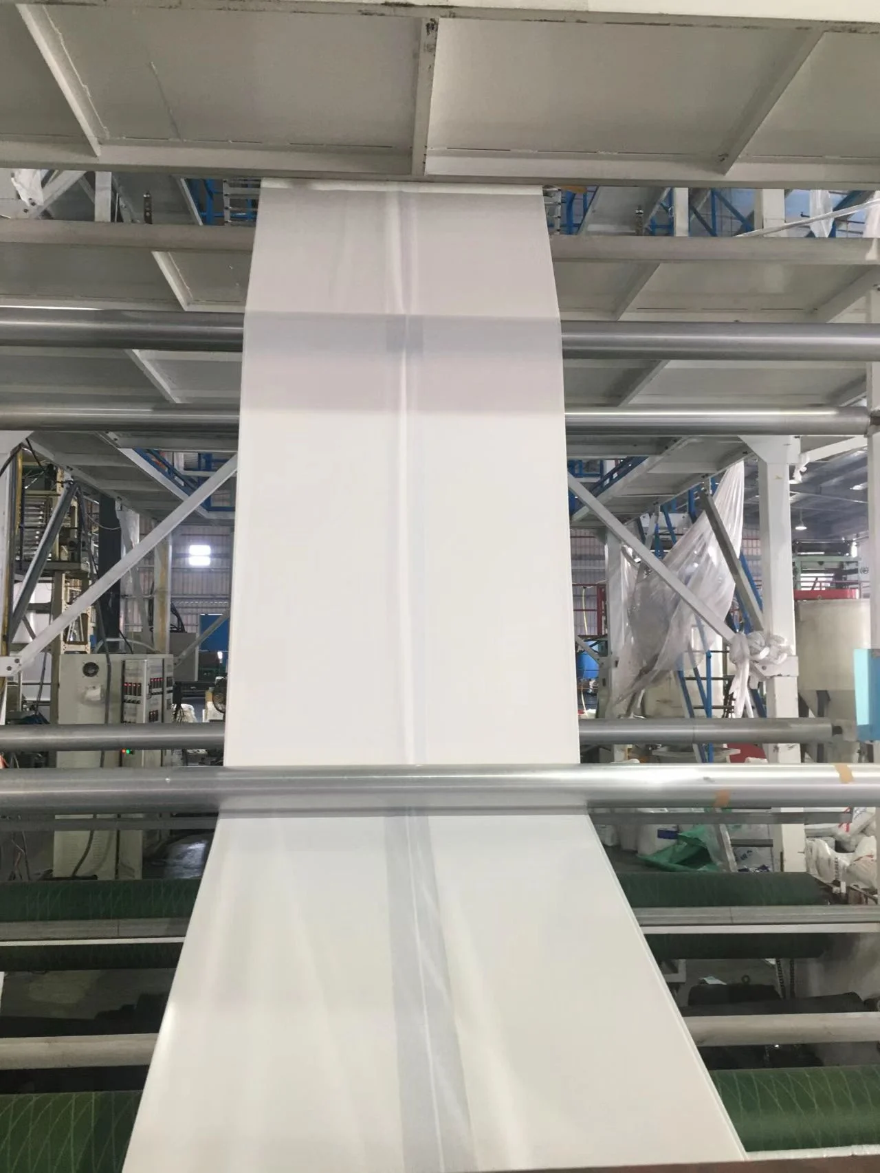YRH China Manufacturer 4mil poly plastic sheeting roll for construction plastic roof covering polyethylene sheeting roll sheet