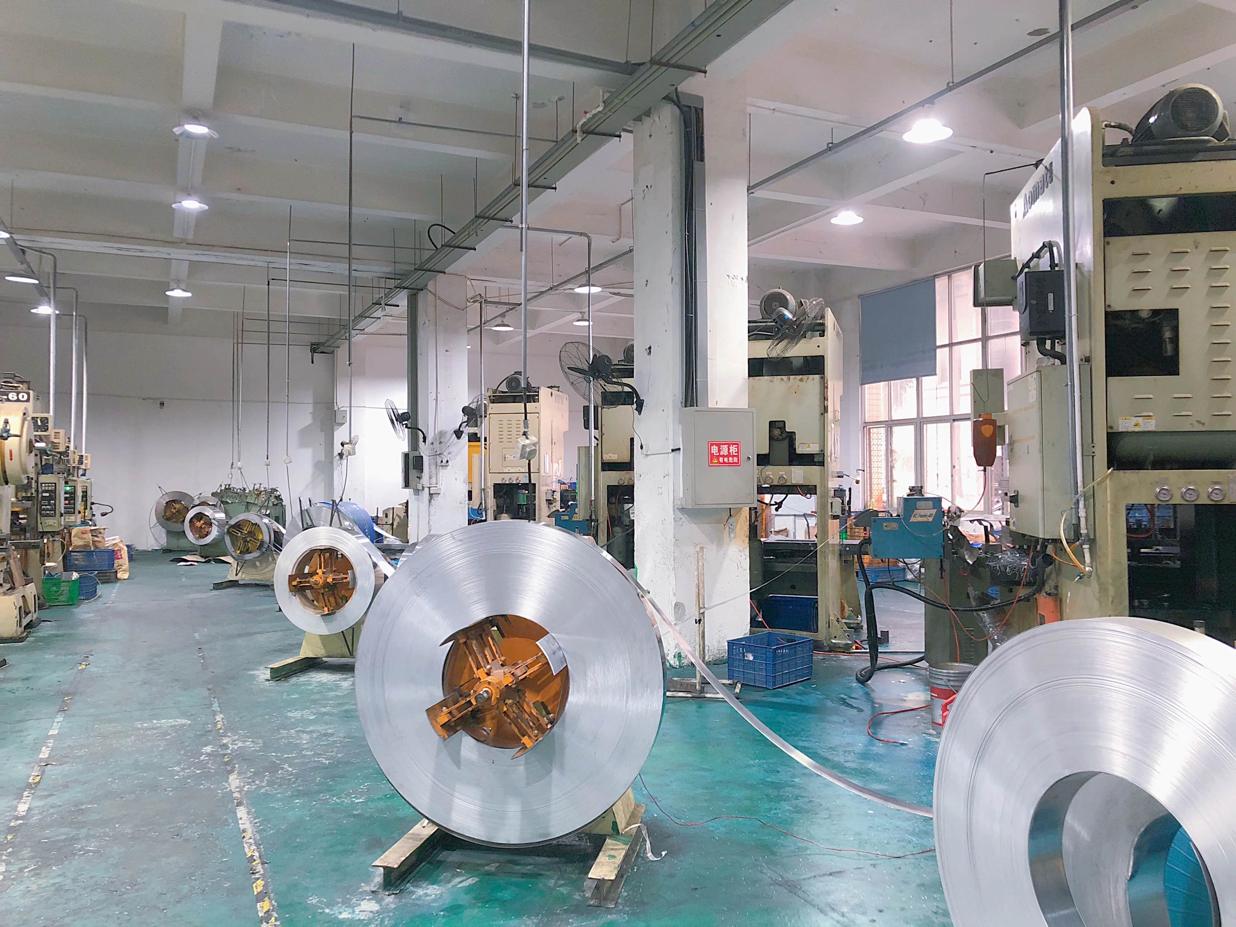 Custom OEM Stamping Sheet Metal Clip Copper Steel Stainless SS SS302 Small Battery Contact Flat Spring