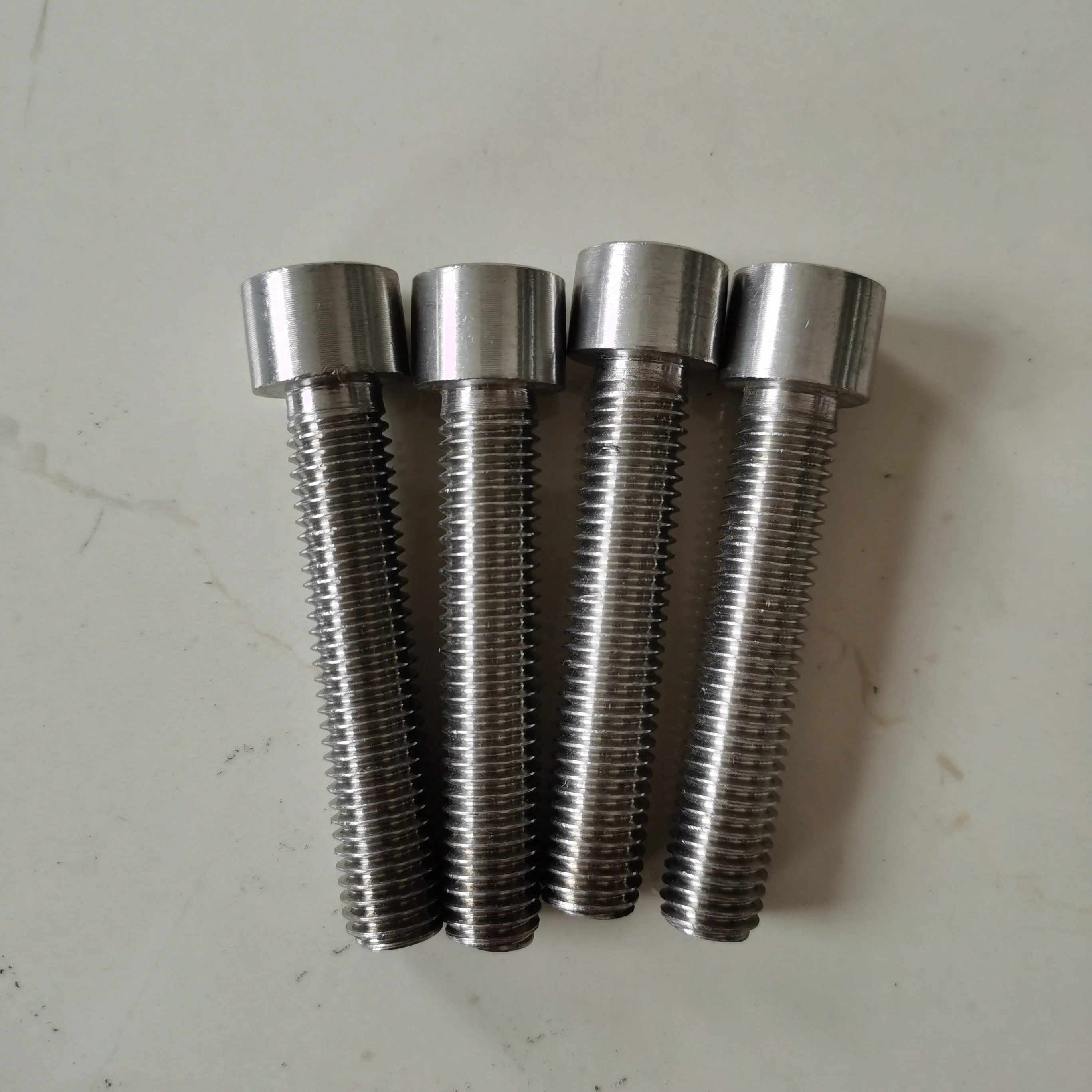 ASME  ISO  DIN   SOCKET HEAD CAP SCREW  Inconel 718 UNS N07718 W.Nr.2.4668