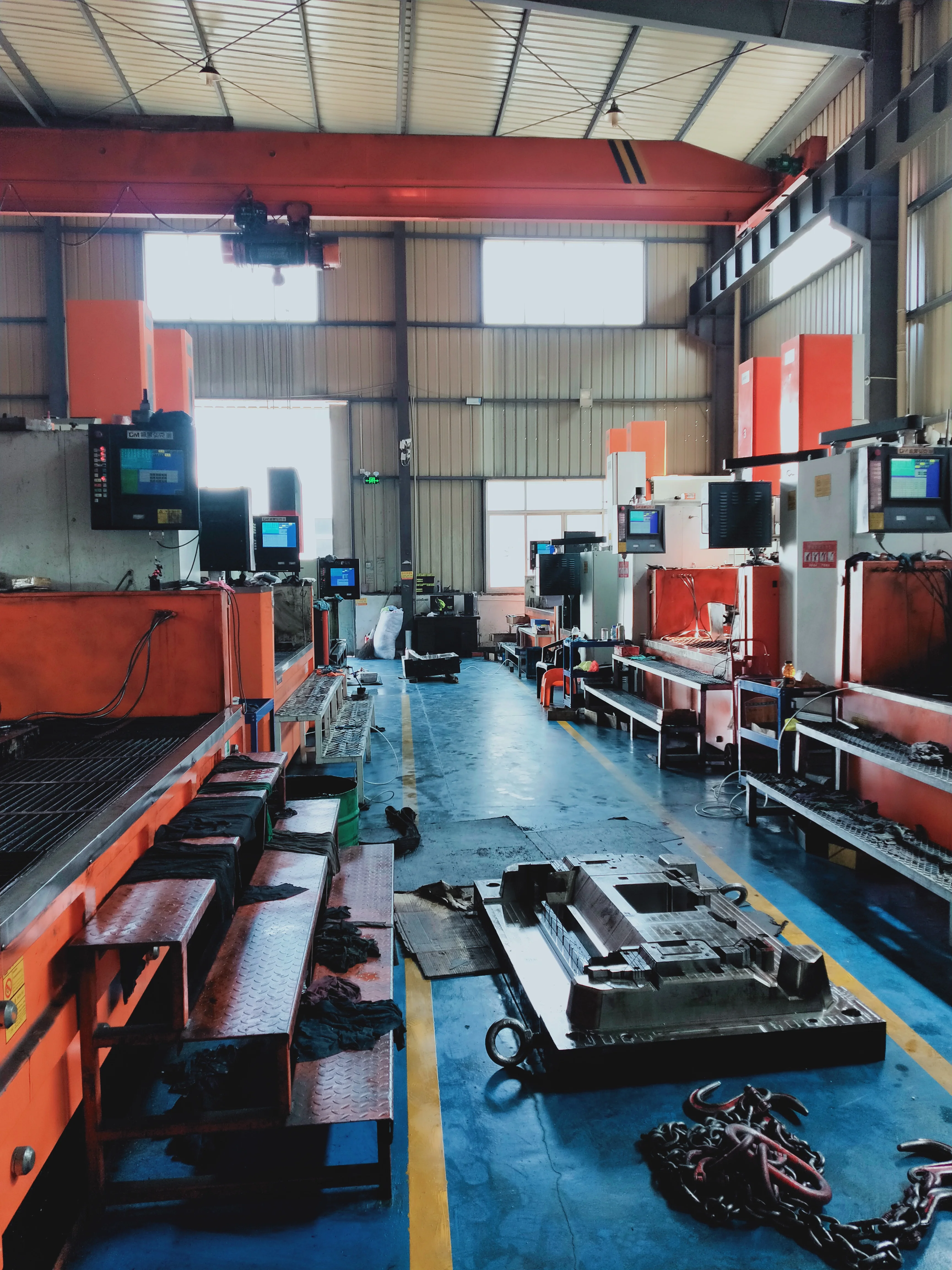 Wire Pipe Riding Card Fixed Buckle PPR Flip Cover Row Connecting U-type Line Mould Manufacturing