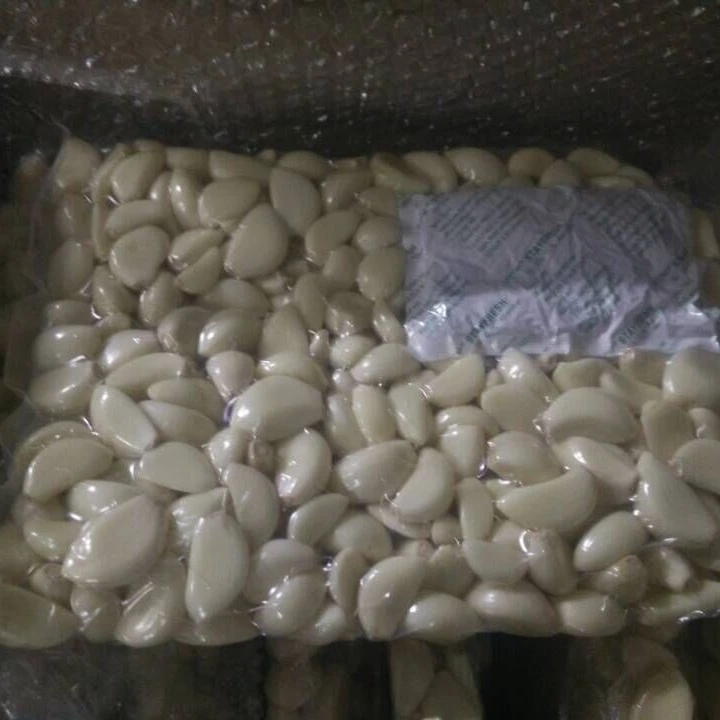 
Chinese manufacturer supplier 280-320 Vacuum packed fresh peeled garlic 