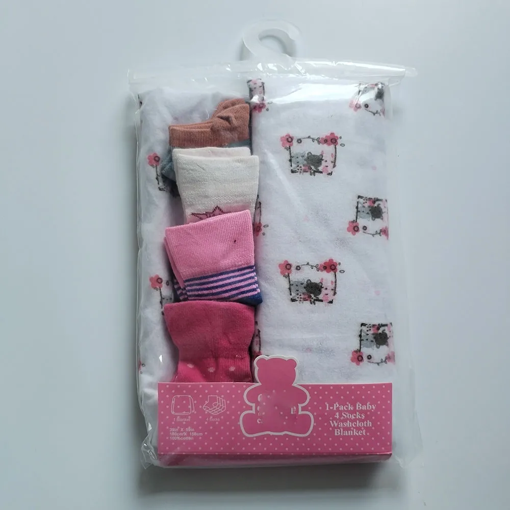 Wholesale Price Baby Receiving Blankets 100 Cotton Large Size 150*100cm Baby Bedding With 4 Pairs Knitted Socks