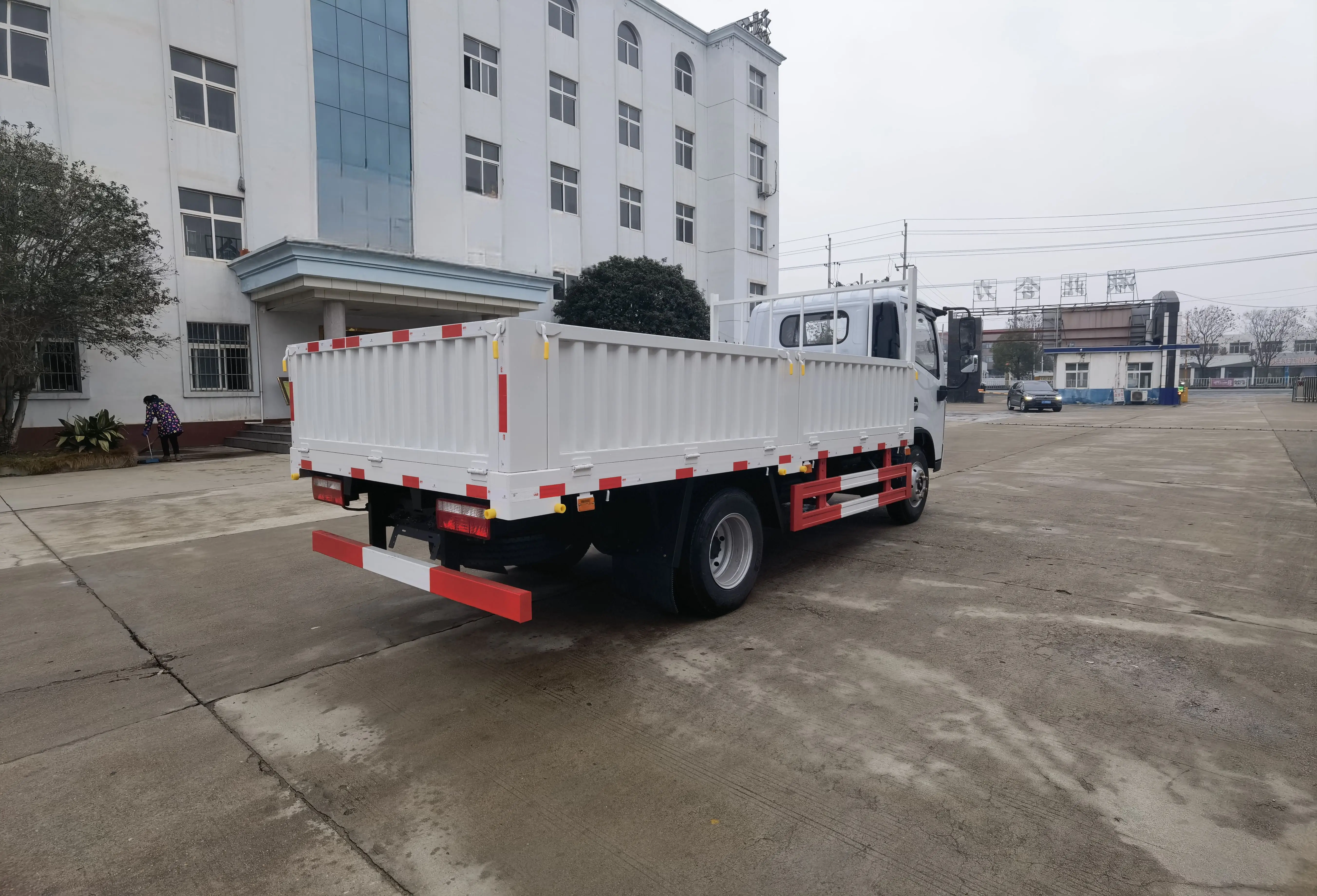 Недорогой легкий самосвал Dong feng 3 тонны мини 5-тонный для продажи