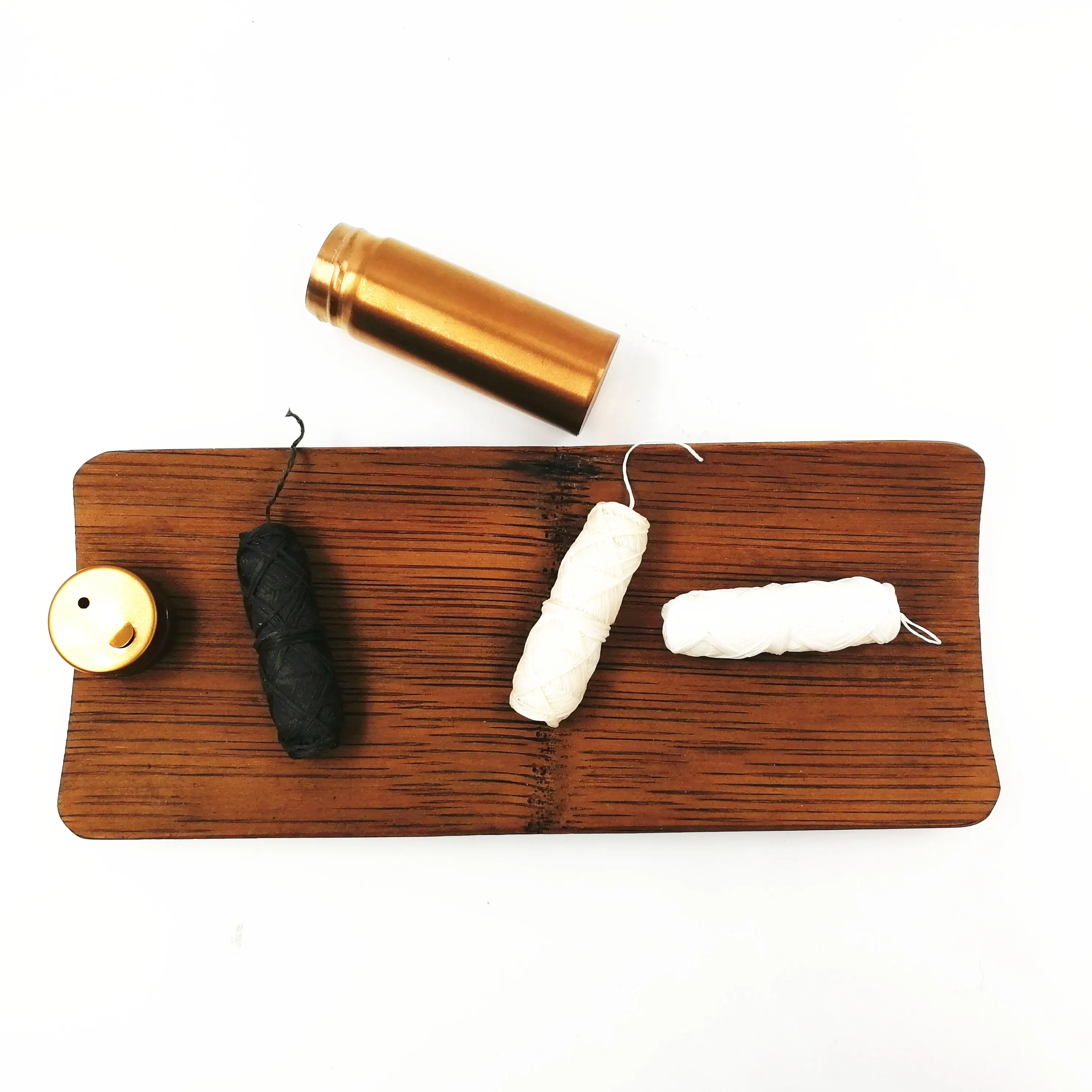 Eco-Friendly Biodegradable Silk Dental Floss With Candelilla Wax Packed In Refillable 2 In 1 Dental Floss