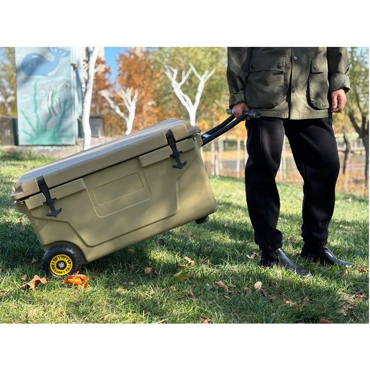 Classic model 65QT  plastic cooler box with pull rod and big  wheels   ice cooler