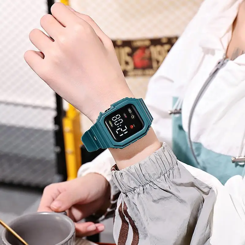 2022 New Square LED Watches Fashion Sports Primary and Secondary School Kids LED Digital Electronic Watch