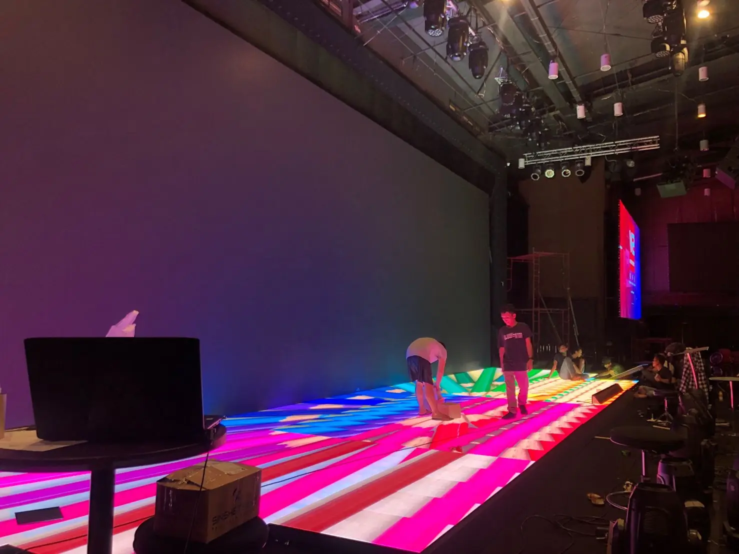 High quality P2.5 P3.91 P5.2  Indoor Outdoor LED  floor tile screen display Full color stage dance floor led screen display