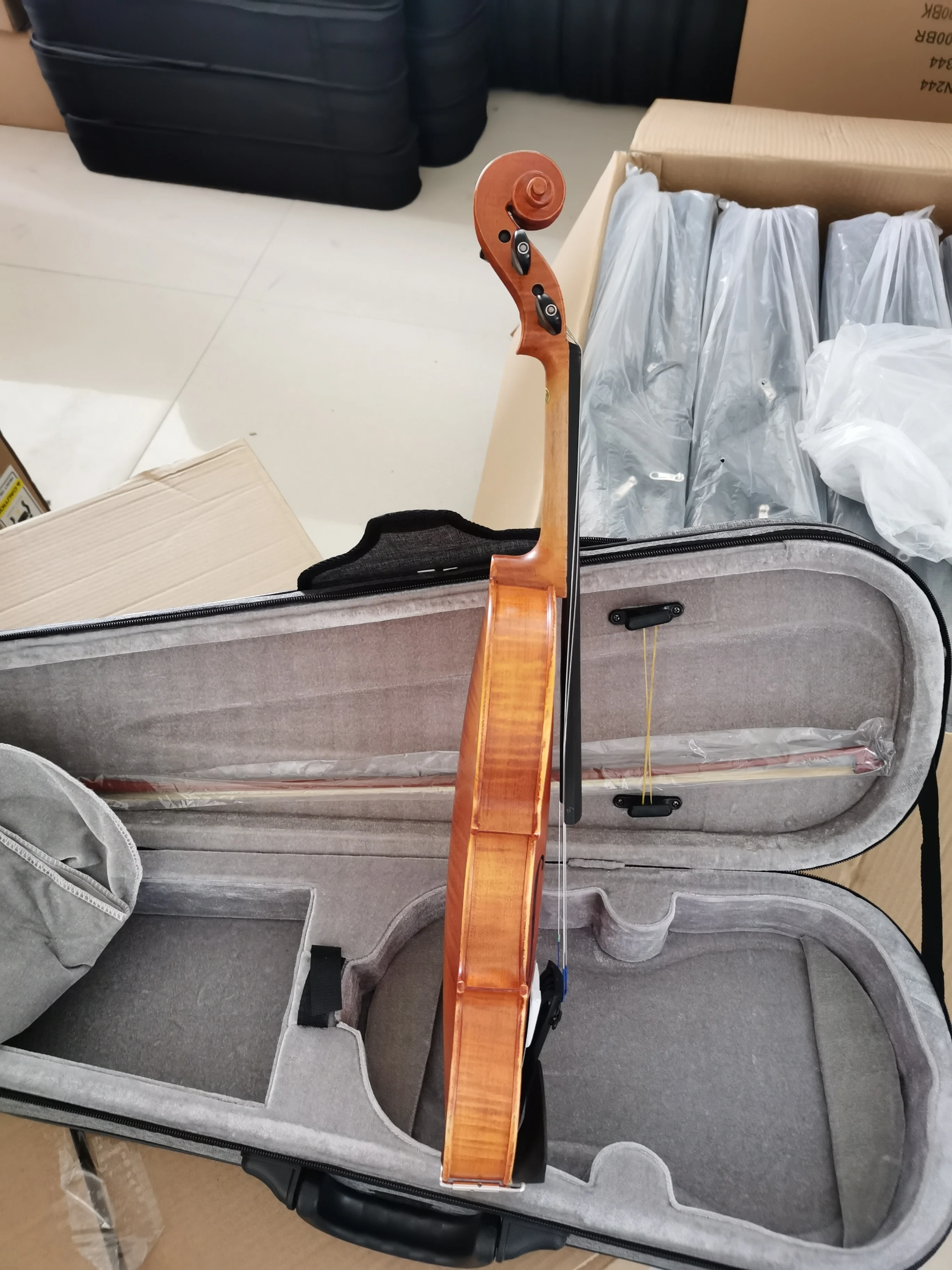 Wholesale Solid Wood Violino Chinese 4/4-1/4 Premium Beginner Violin Outfit with case and Bow(AVL235AH)