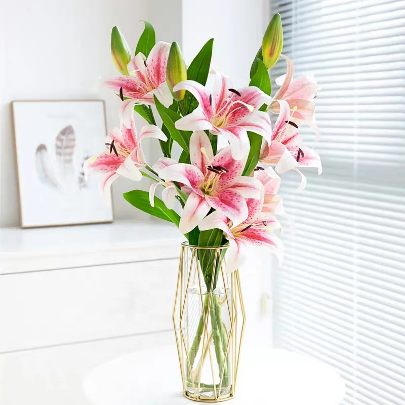 Handmade plated decorative geometric art metal wire shelf table vase