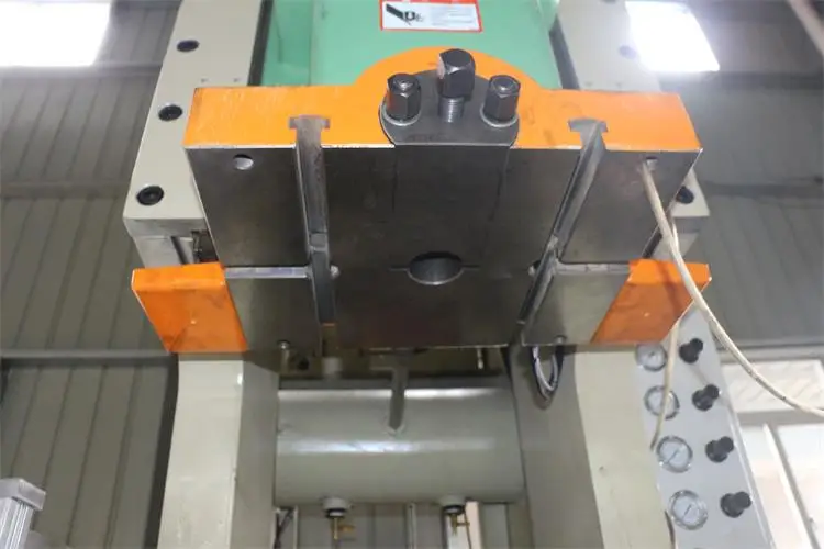 Wholesale price automatic aluminum foil containers production line